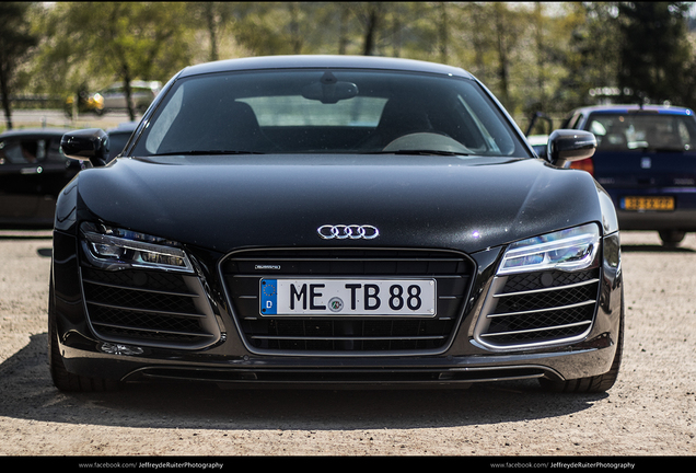 Audi R8 V10 Plus 2013