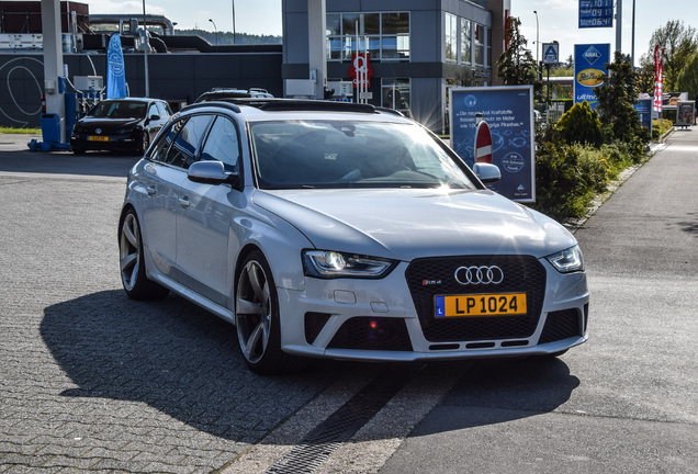 Audi RS4 Avant B8