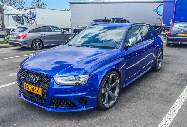 Audi RS4 Avant B8