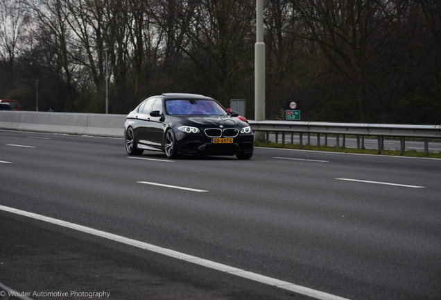 BMW M5 F10 2011