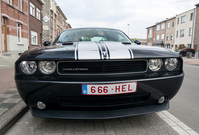 Dodge Challenger SRT-8