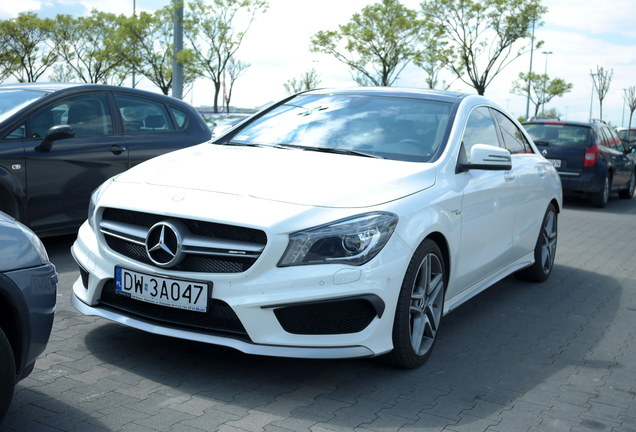 Mercedes-Benz CLA 45 AMG C117