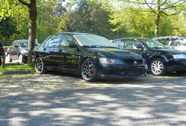 Mitsubishi Lancer Evolution IX FQ