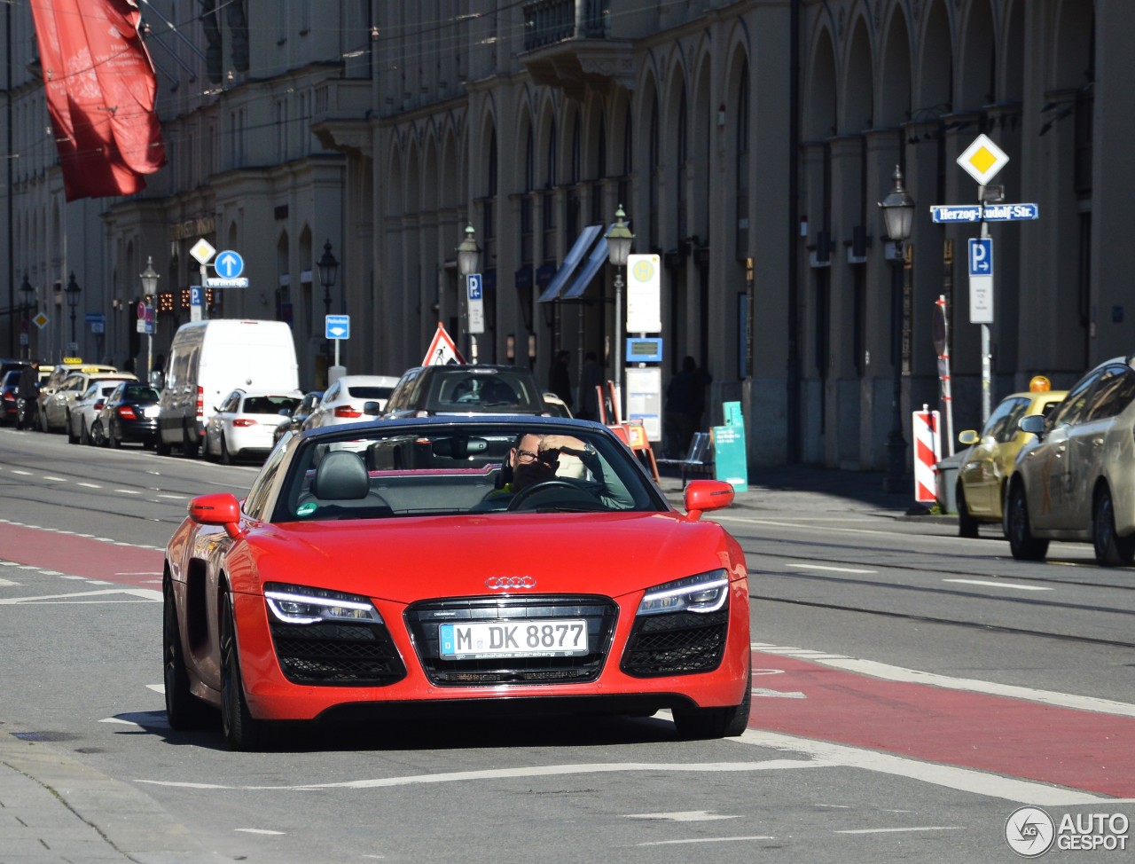 Audi R8 V10 Spyder 2013