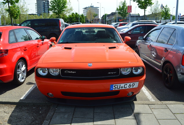 Dodge Challenger SRT-8