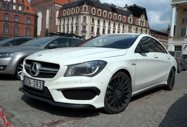 Mercedes-Benz CLA 45 AMG C117