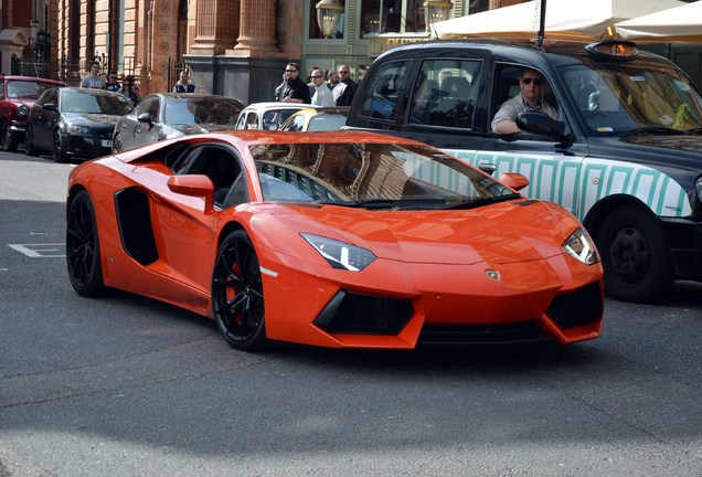 Lamborghini Aventador LP700-4