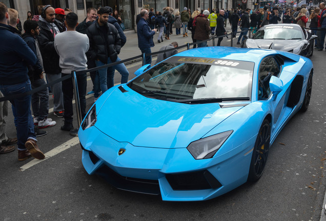 Lamborghini Aventador LP700-4