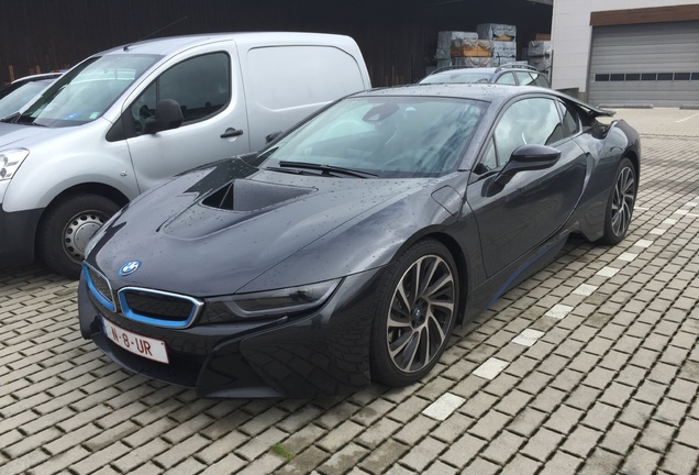 BMW i8