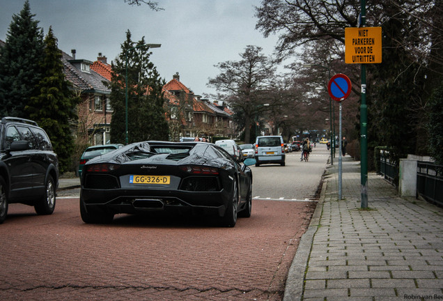 Lamborghini Aventador LP700-4 Roadster