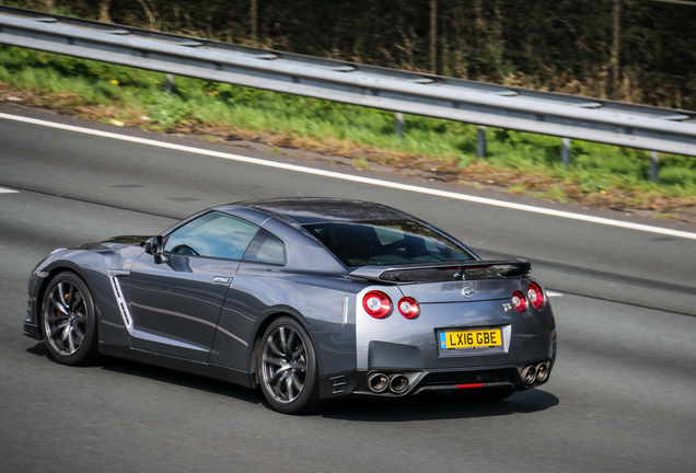 Nissan GT-R 2015