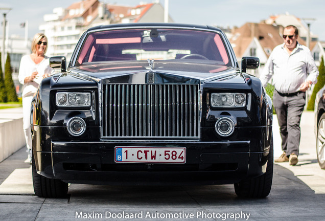 Rolls-Royce Phantom Black