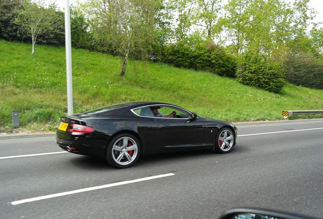 Aston Martin DB9