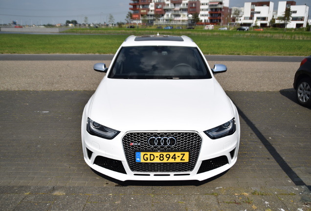 Audi RS4 Avant B8