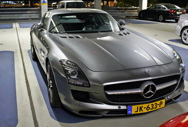 Mercedes-Benz SLS AMG