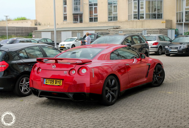 Nissan GT-R