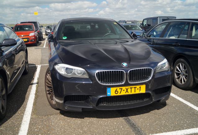 BMW M5 F10 2011