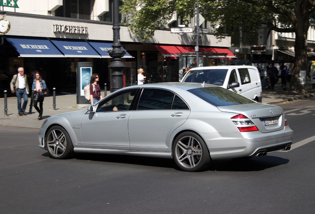 Mercedes-Benz S 65 AMG V221