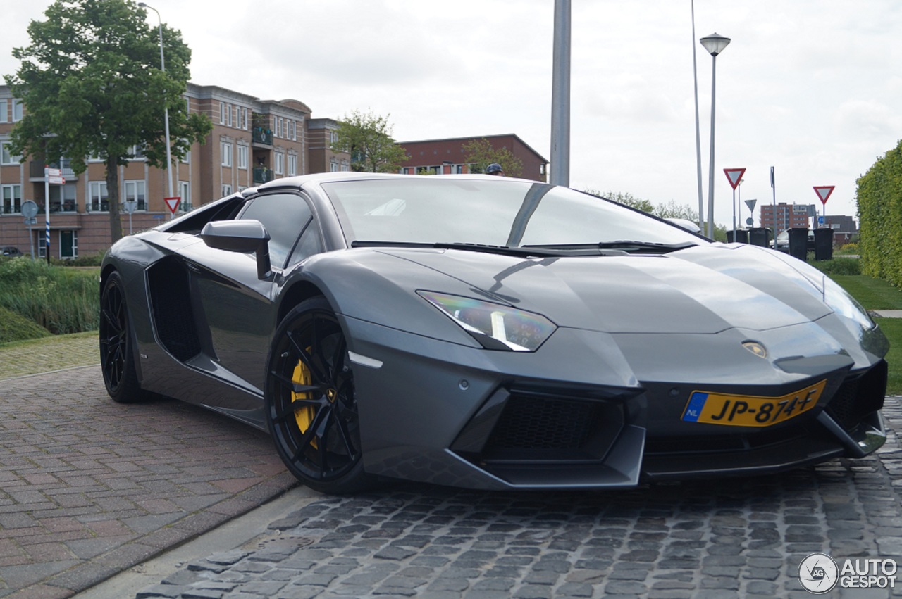 Lamborghini Aventador LP700-4 Roadster