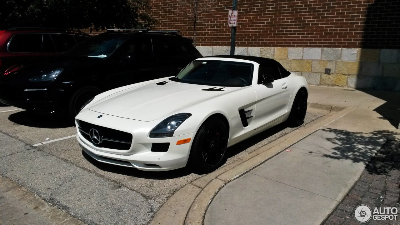 Mercedes-Benz SLS AMG GT Roadster