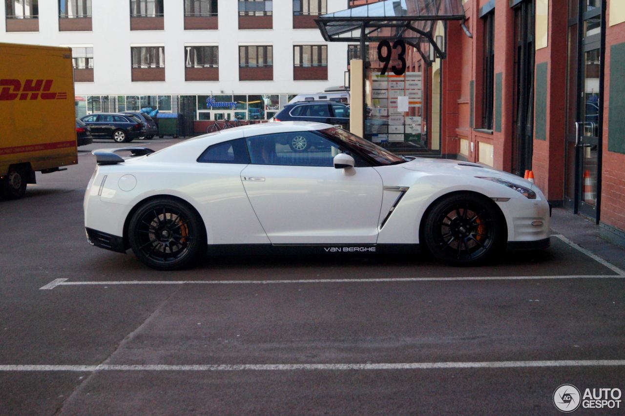 Nissan GT-R 2013