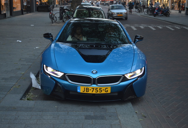 BMW i8