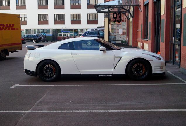 Nissan GT-R 2013