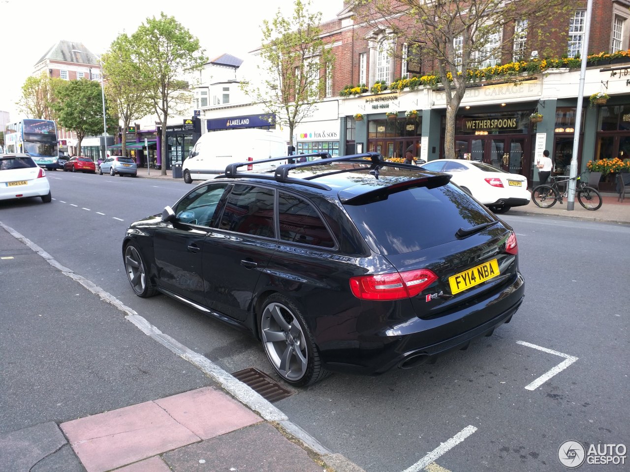 Audi RS4 Avant B8