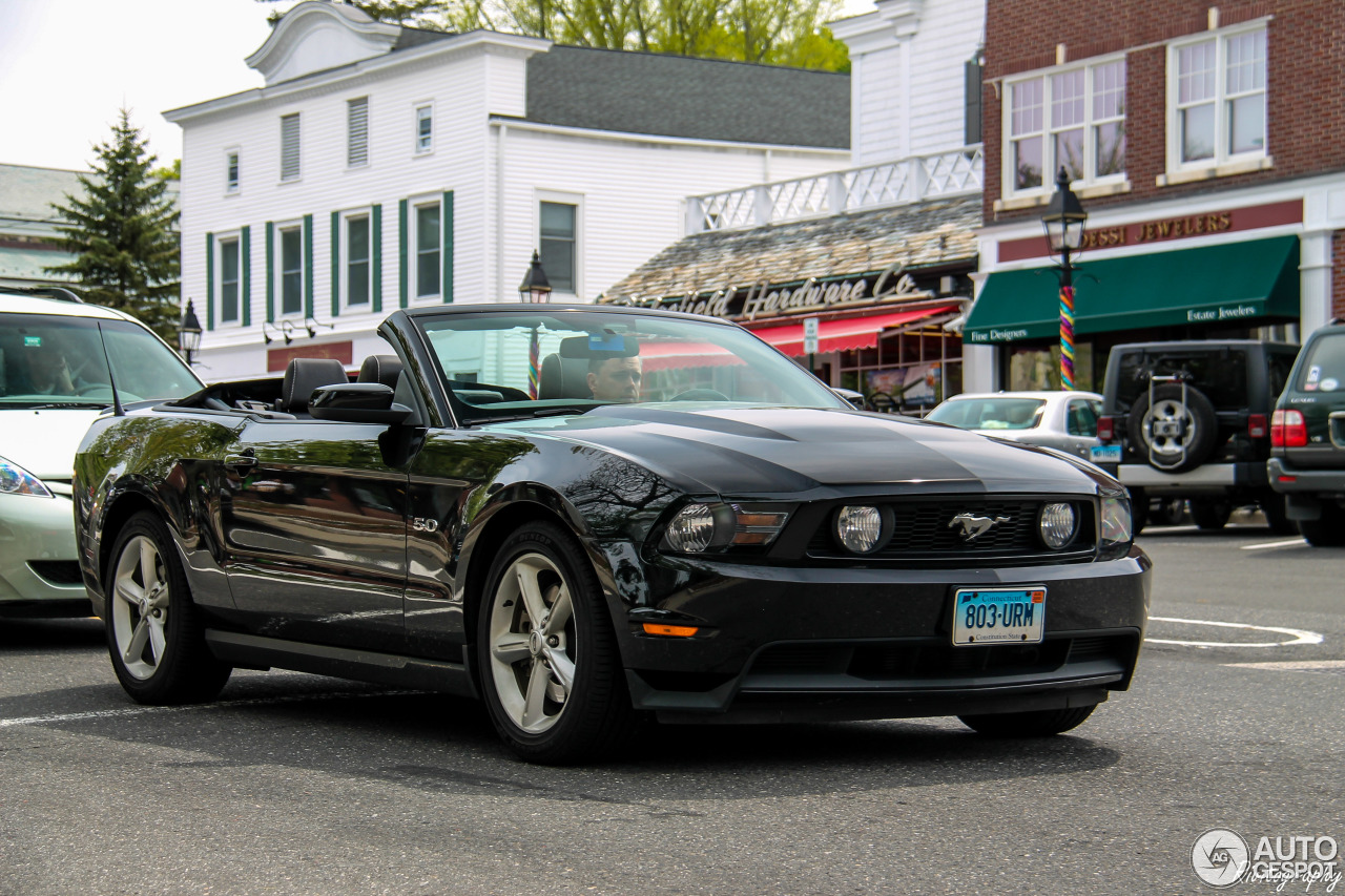 Ford Mustang GT Convertible 2011