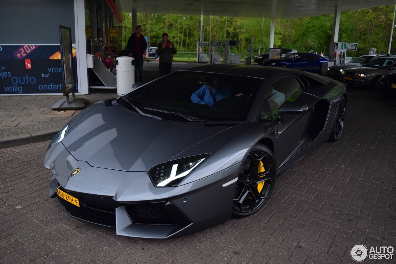 Lamborghini Aventador LP700-4