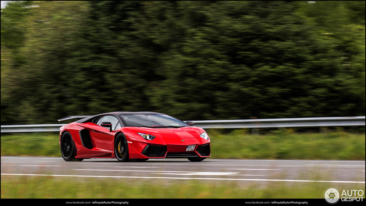 Lamborghini Aventador LP700-4 Pirelli Edition