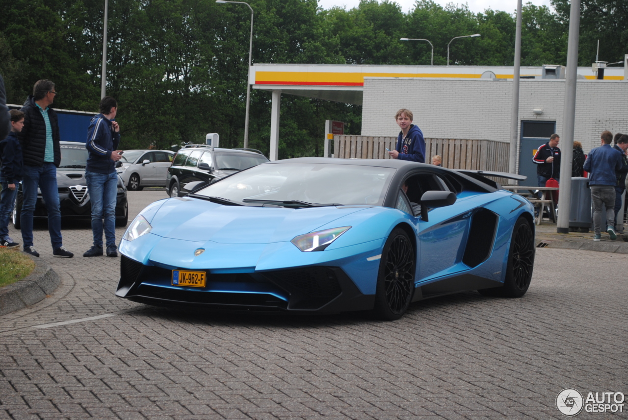 Lamborghini Aventador LP750-4 SuperVeloce