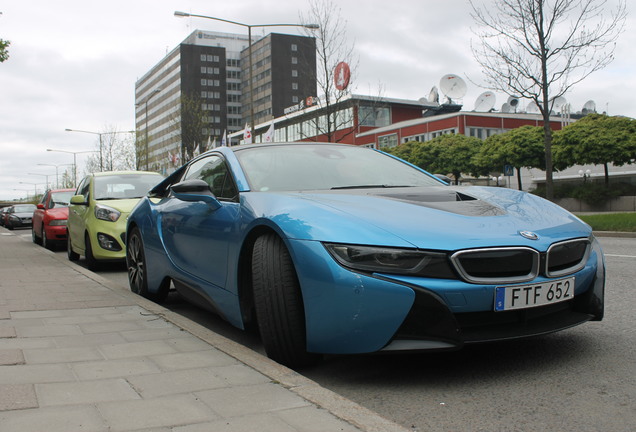 BMW i8