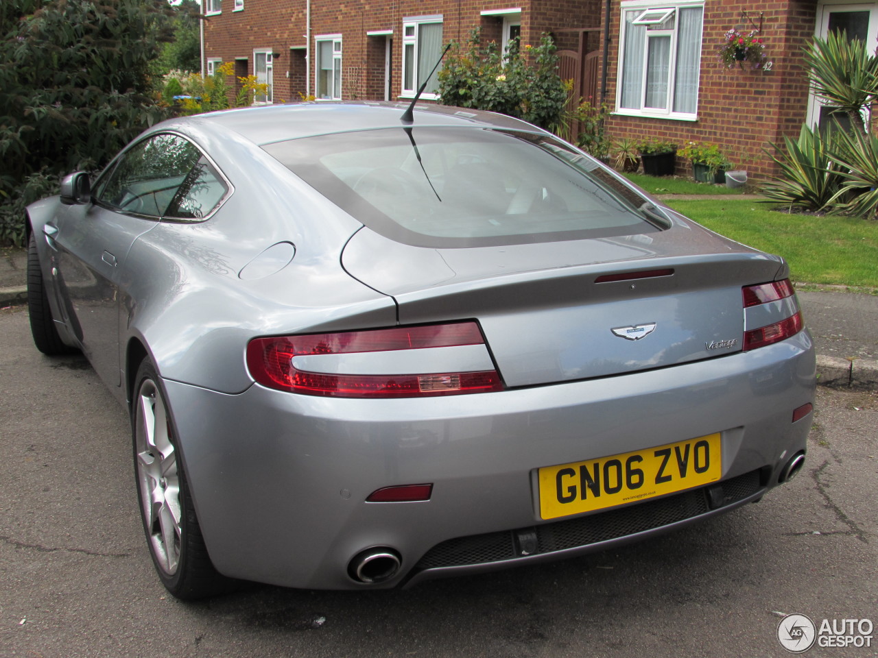 Aston Martin V8 Vantage