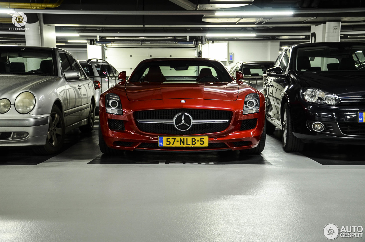 Mercedes-Benz SLS AMG