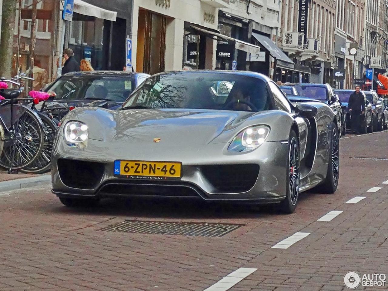 Porsche 918 Spyder Weissach Package