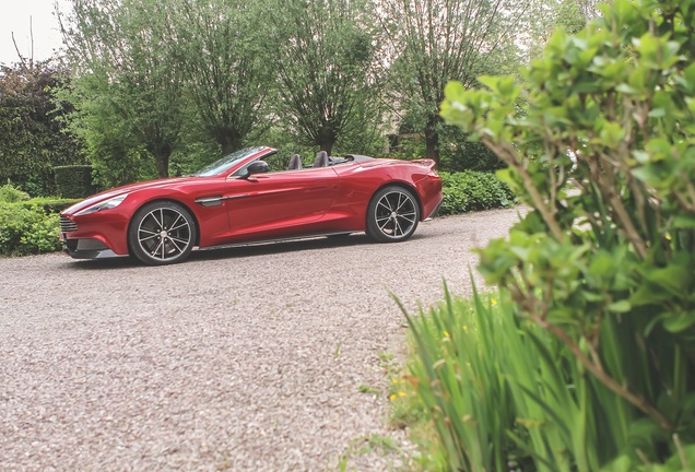 Aston Martin Vanquish Volante