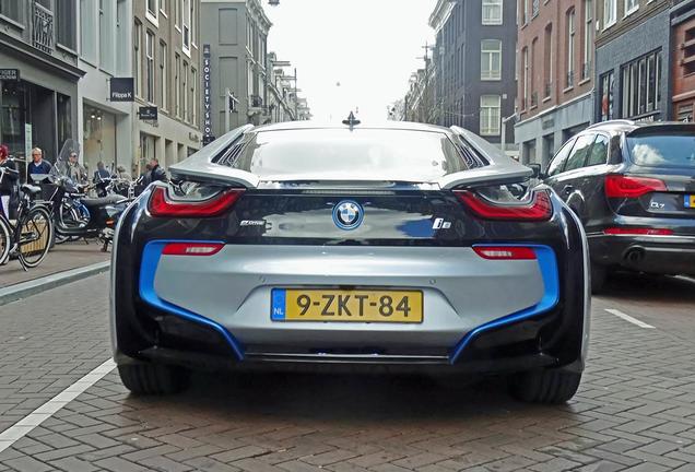 BMW i8