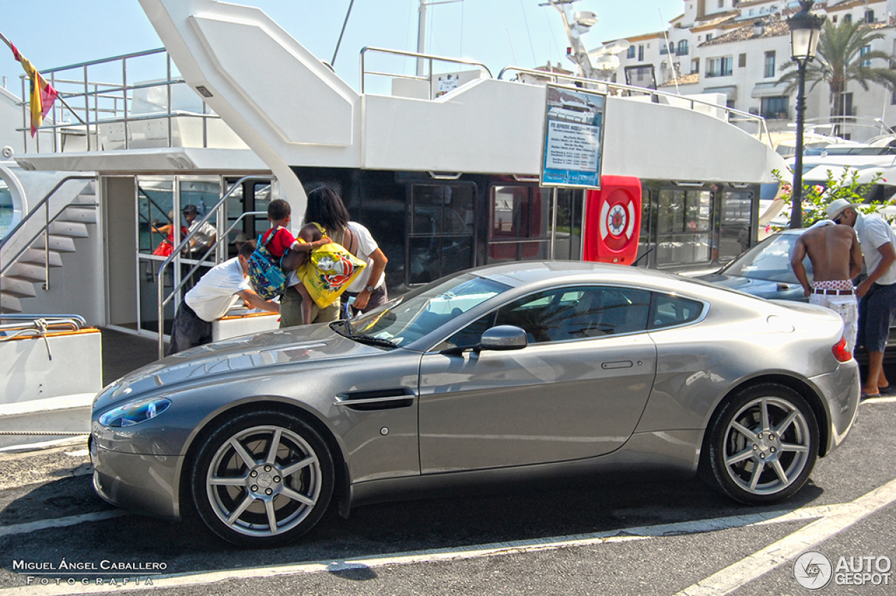 Aston Martin V8 Vantage