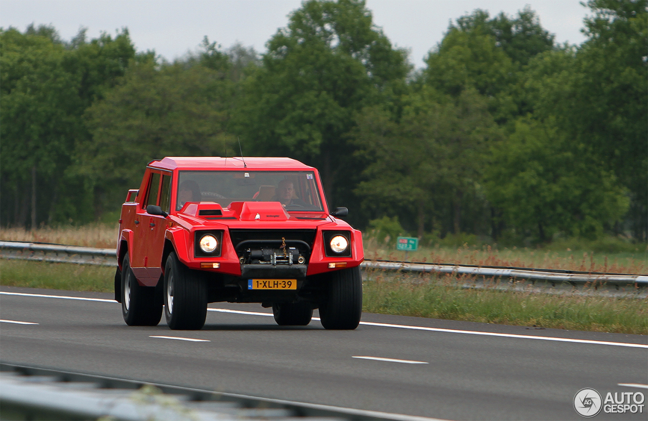 Lamborghini LM002