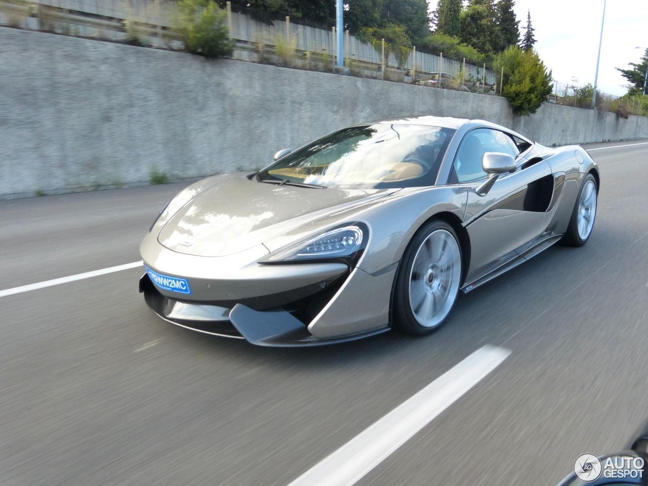 McLaren 570S