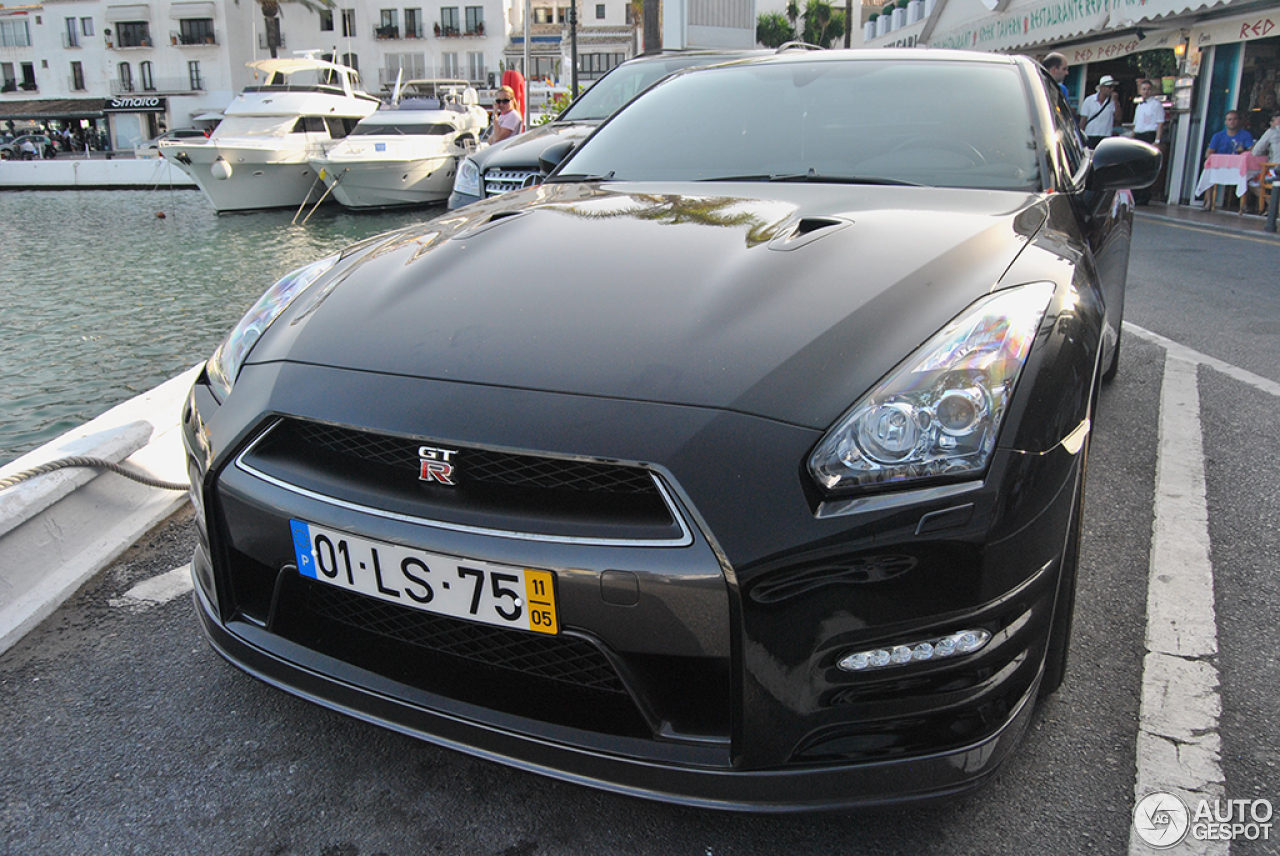 Nissan GT-R 2011