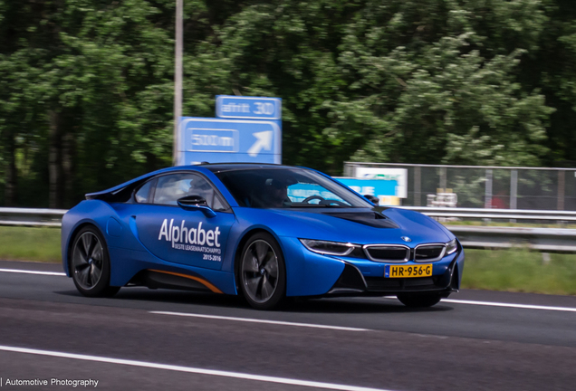 BMW i8