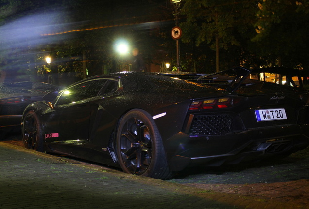 Lamborghini Aventador LP700-4