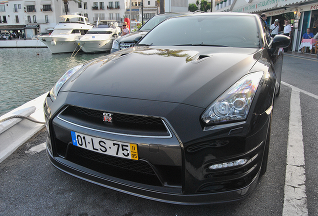 Nissan GT-R 2011