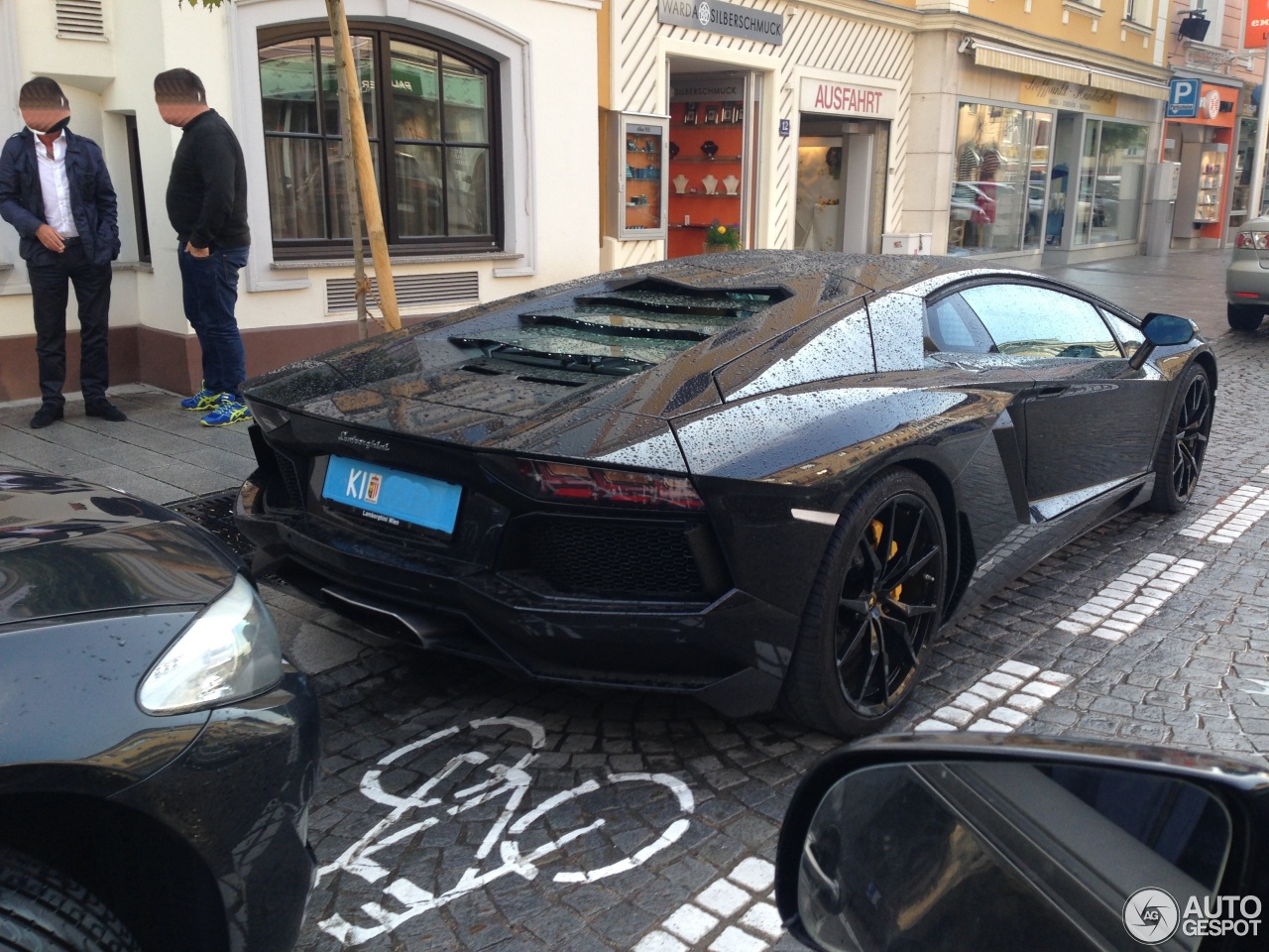 Lamborghini Aventador LP700-4