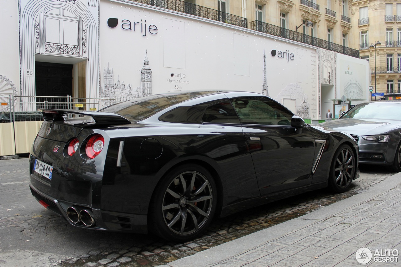 Nissan GT-R 2012