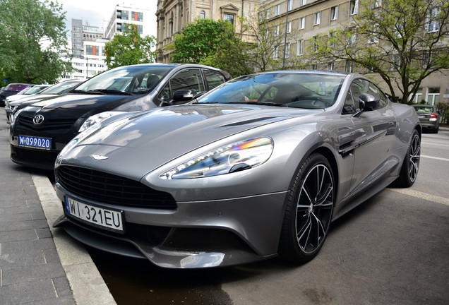 Aston Martin Vanquish 2013