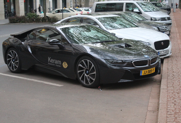 BMW i8