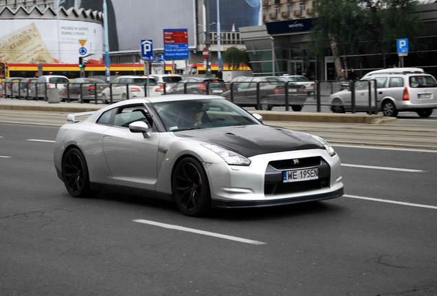 Nissan GT-R